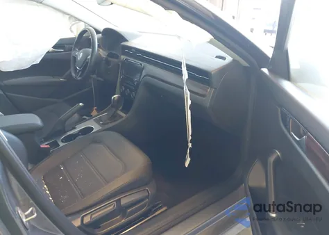 2022 Volkswagen Passat 2.0T Limited Edition z USA, uszkodzony, nr VIN 1VWBA7A37NC009532